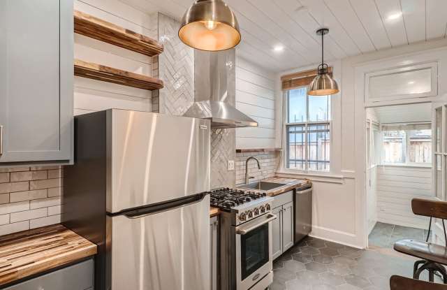 Adorable 2 Bedroom 1 Bathroom in Congress Park! photos photos