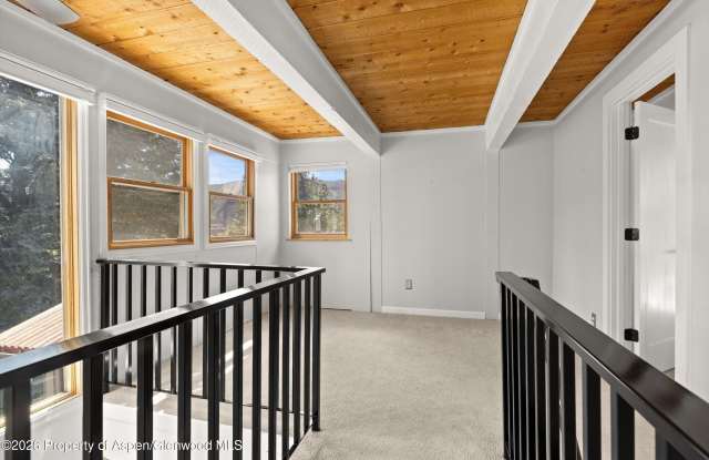 217 Longhorn Lane Gallery 4