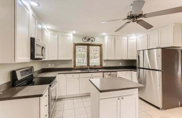 1400 Park Hills Court Gallery 3