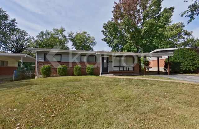 425 Saint Edward Lane photos photos