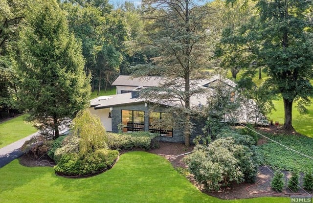 68 Woodcliff Lake Road - 68 Woodcliff Lake Road, Saddle River, NJ 07458