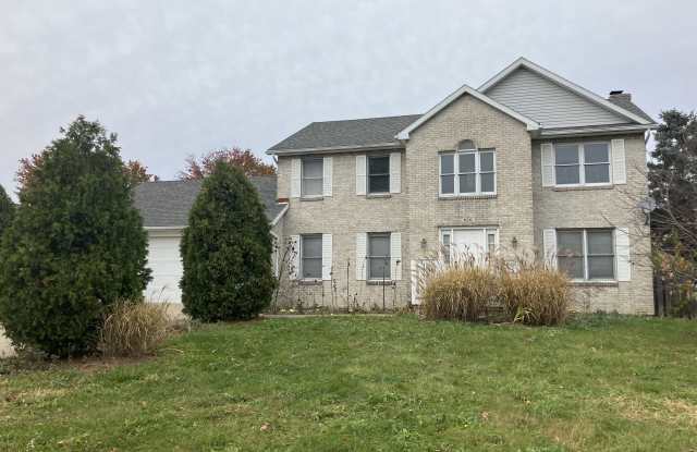 930 Barks Road East photos photos