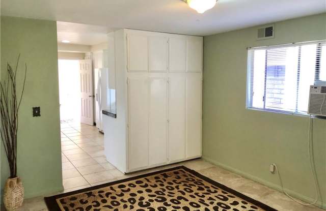 1219 E Fairway Drive Gallery 4
