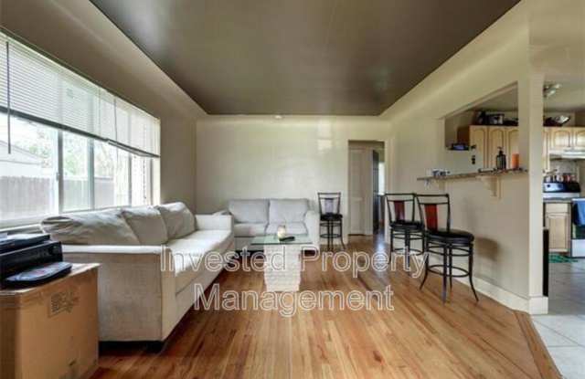 1913 Del Mar Pkwy Gallery 3