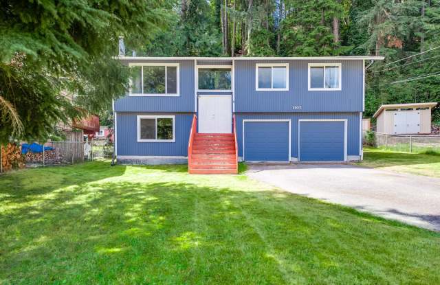 Updated split level home in Shoreline with fenced yard and 2 car garage ready for $3600! photos photos