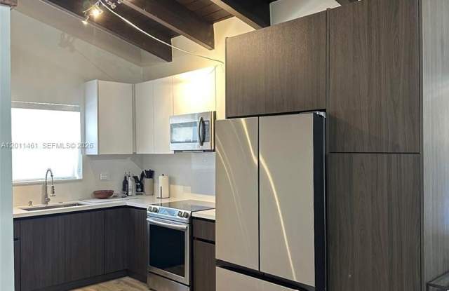 709 SW 79th Ter photos photos