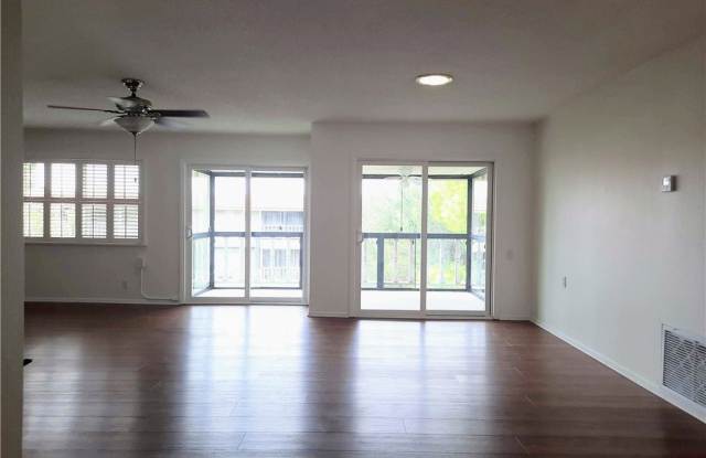 2403 Via Mariposa W Gallery 2