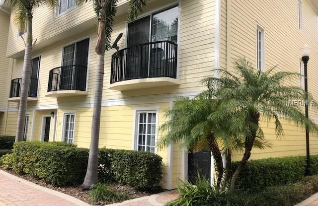 9821 MEADOW FIELD CIRCLE - 9821 Meadow Field Cir, Westchase, FL 33626