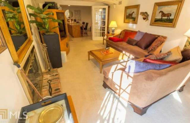 305 Beachland Dr Gallery 4