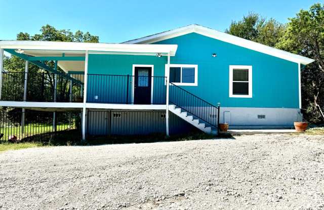 4 Bedroom Home with plenty of parking Gallery 3