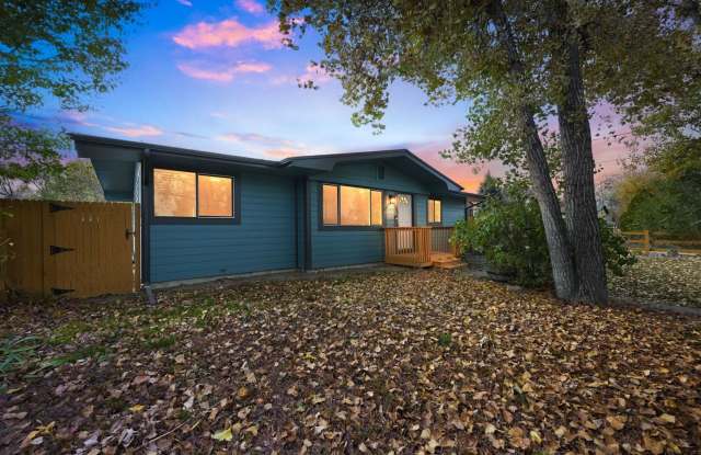 Charming 2BR House in Erie - 240 Carr Street, Erie, CO 80516