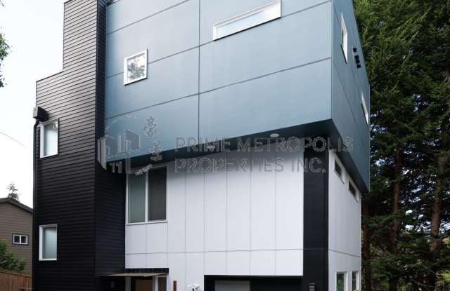 12313 14th Ave NE Gallery 1