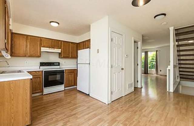 916 Charleston Way Dr Gallery 2