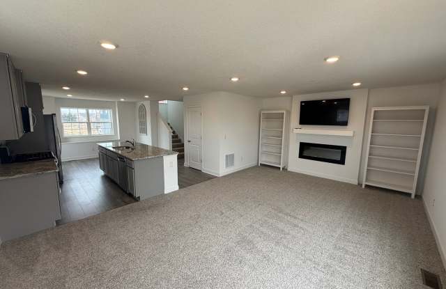 End Unit Luxury Townhouse Available Now, Primary En Suite, Fireplace, Balcony photos photos