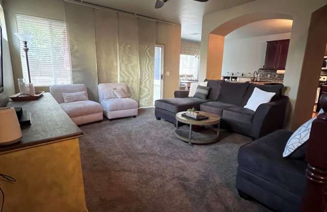 Charming Furnished 4 Bedroom Home in Phoenix with Home Theater photos photos