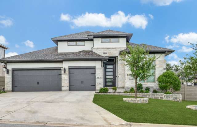 Beautiful 4 BR/3.5 bath single-story home in Charming New Braunfels! photos photos