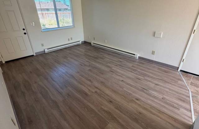 (917) 27th Street Duplex - 2 Bedroom / 1 Bathroom - Albany Duplex ***PET FRIENDLY Gallery 2