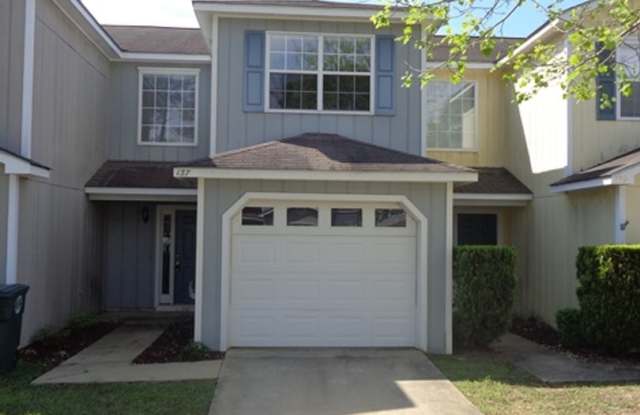 137 Commons Drive photos photos