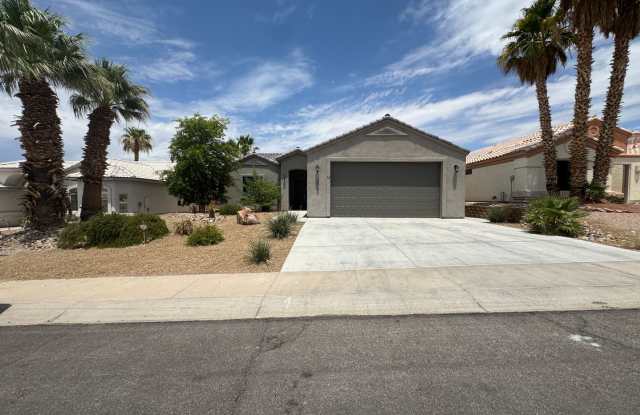 3BD/2BA 2 Car Boat Deep Garage in Desert Foothill Estates photos photos