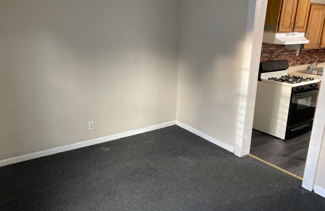 913 Niagara Street - Upper Rear photos photos