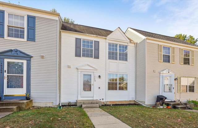 Very well maintained 3 bedroom 2 full 1 half bath town home located in the desired Stonebridge Community. photos photos