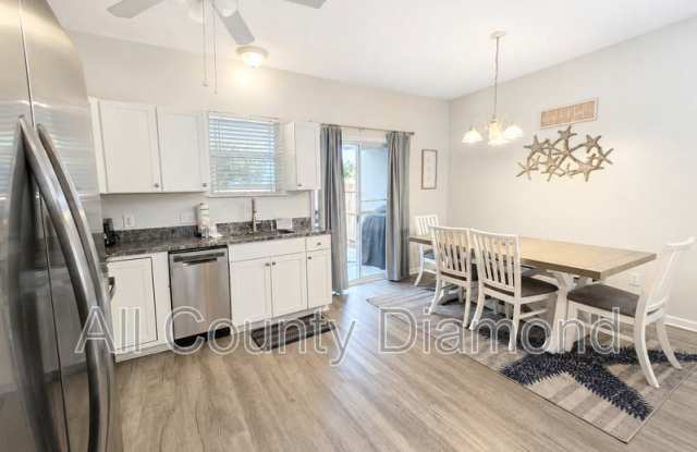 5726 Beach Dr Gallery 3