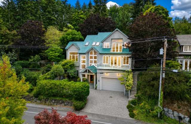 Highly desirable Mercer Island home. Gallery 1