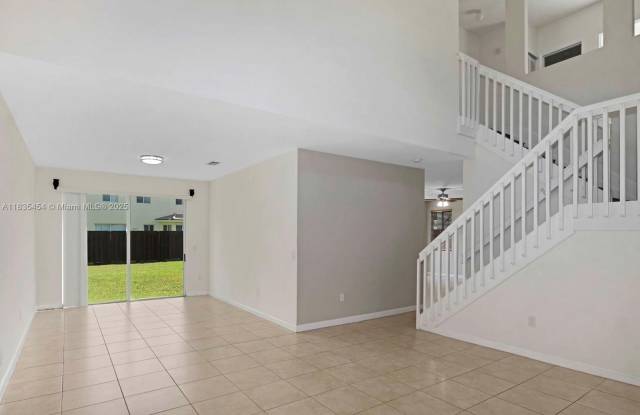 1909 SE 22nd Ct Gallery 2