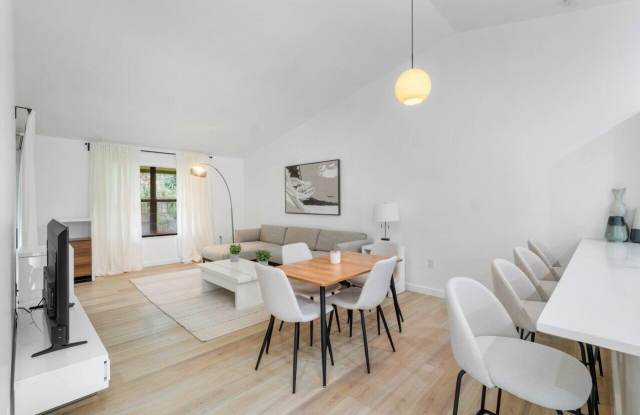13175 CHADWICK Court Gallery 2
