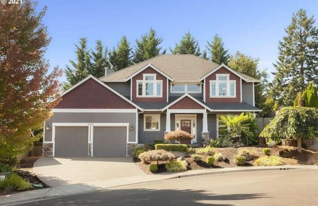 Spacious 5BR House in Tigard Gallery 1