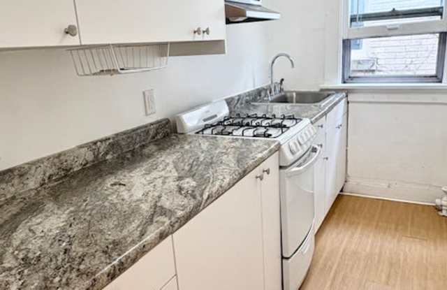 203/205 N. Pickney Street - 205-3 Gallery 2