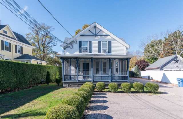 75 Caswell Street - 75 Caswell Street, Narragansett Pier, RI 02882