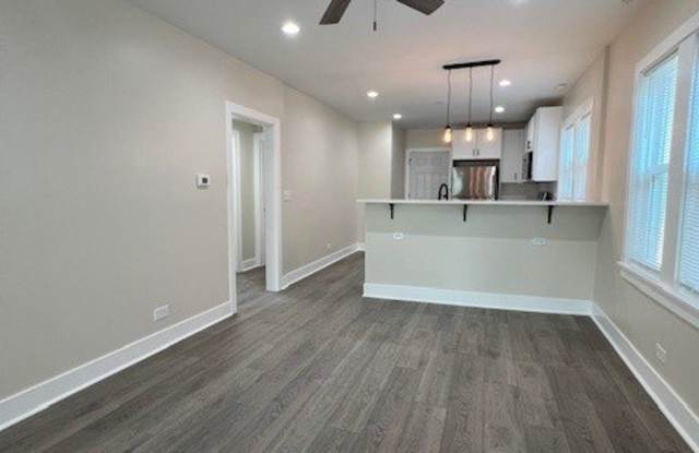 1647 N Merrimac Avenue Gallery 3