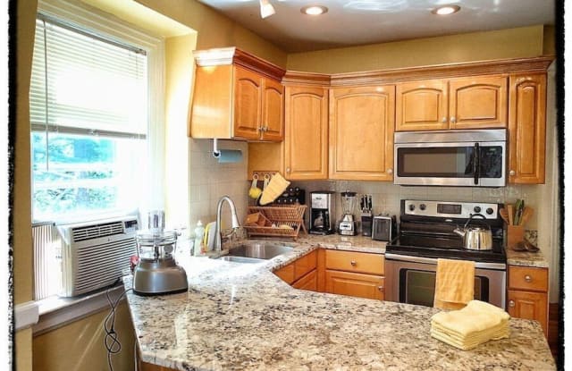 77 Lloyd Ave.Apt 3C - 77 Lloyd Avenue, Providence, RI 02906