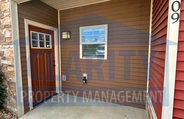 Like new, immaculate 3 bedroom townhome! Gallery 3