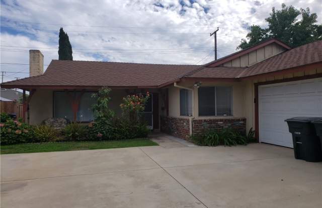 820 E Palmyra Avenue - 820 East Palmyra Avenue, Orange, CA 92866