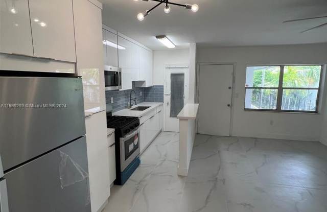 7441 SW 59th Pl - 7441 Southwest 59th Place, South Miami, FL 33143