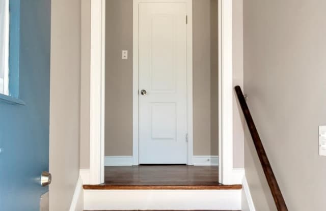 9156 Sproat Avenue Gallery 3