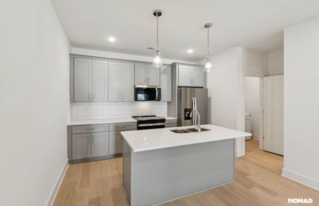 Three-story townhome offers a spacious layout with 3 BR and 3.5 bathroom in Nashville photos photos