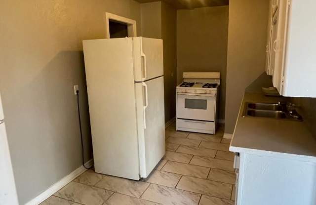 2 Bedroom 1 Bathroom Duplex For Lease Available 10/09/2026 Gallery 4