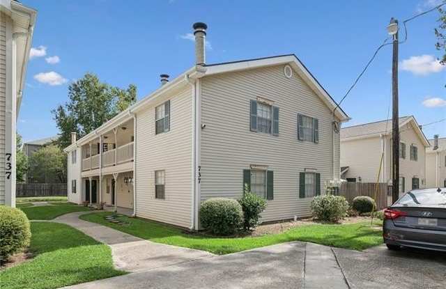 737 HEAVENS Drive photos photos