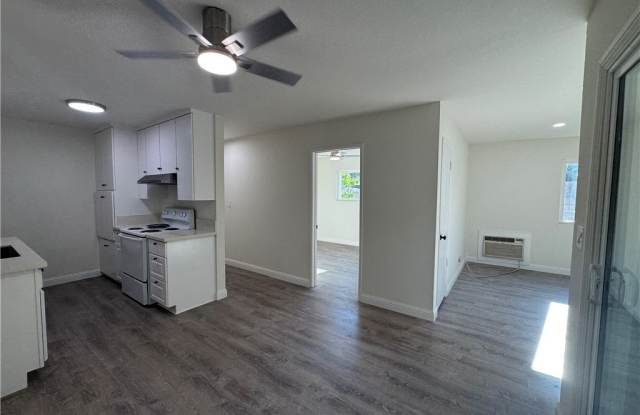 486 N Oak Street photos photos
