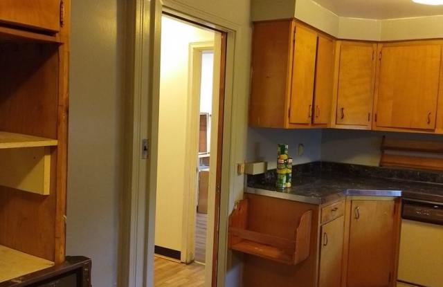 Charming 3BR  apartment 1st floor in Buffalo,-142155 Gallery 3
