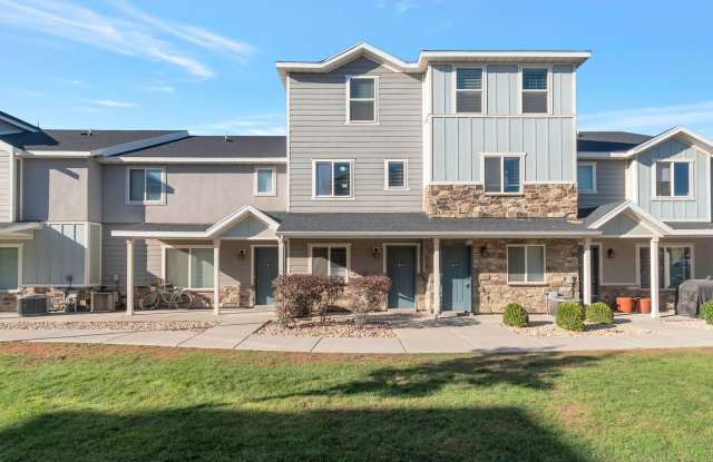 3 Story T/home w 1 car attached garage + great amenities + location!! Gallery 3