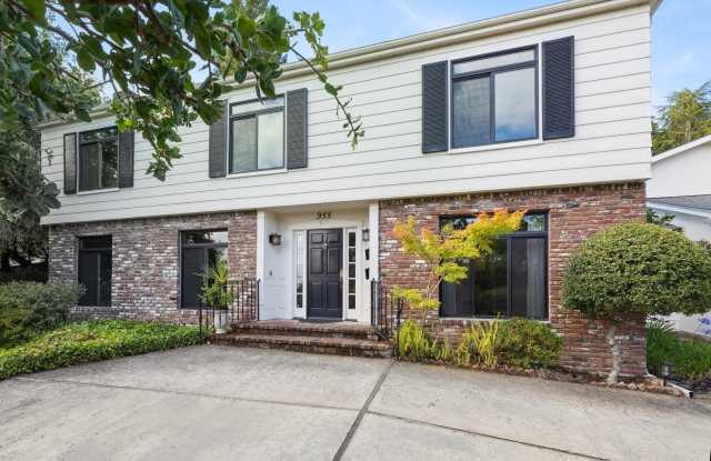 Elegant Two-Story Home with Backyard Oasis in Menlo Park - 955 Siskiyou Drive, Menlo Park, CA 94025