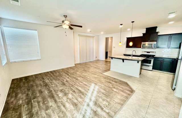 Newly Built North Clovis 3/2.5 in Gated Community Gallery 3