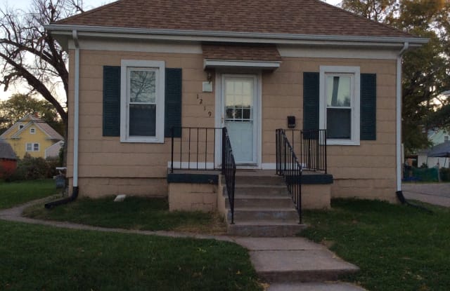 1219 Claremont St - 1219 Claremont Street, Lincoln, NE 68508