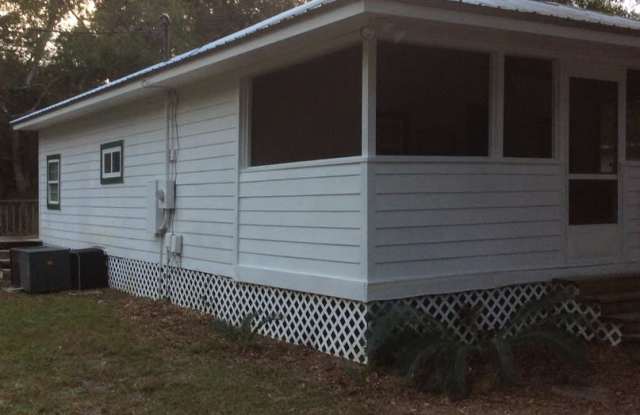 House in Medart - 37 Montgomery Drive, Wakulla County, FL 32327