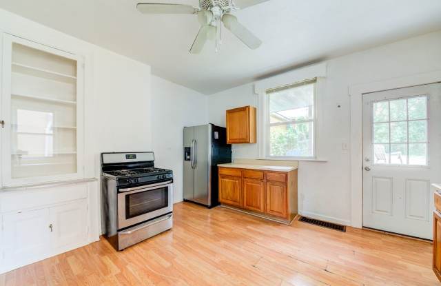 AVAILABLE AUGUST - Huge, Beautiful 5+ Bedroom Home in Mt. Washington!! photos photos