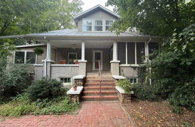 Charming Downtown Harrisonburg Home with Private Yard. Gallery 1